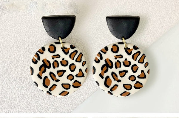 Brincos em Resina Animal Print