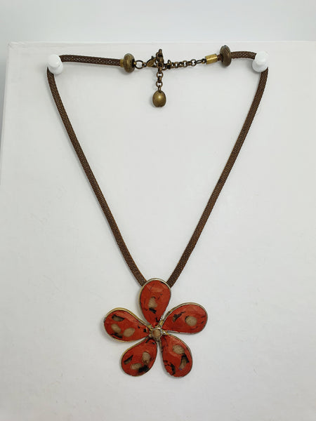Colar em resina feminino super leves