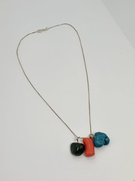 Colar pedras feminino artesanal
