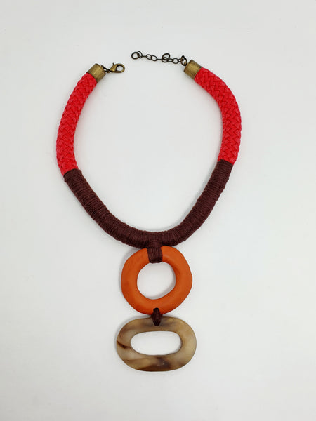 Colar com corda diferenciado super leves